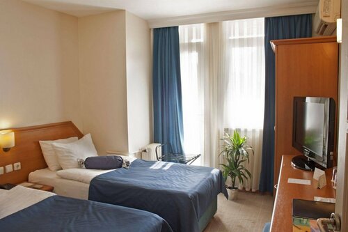 Гостиница Artur Hotel в Лапсеки