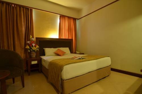 Фото Maximillian