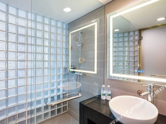 Фото  Holiday Inn Express Chengdu Gulou