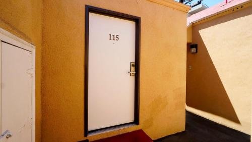 Фото El Royale Hotel