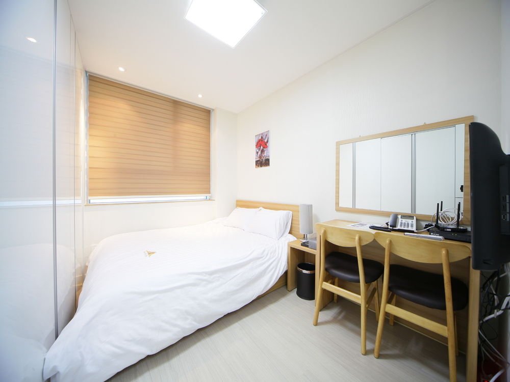 Фото Inn The City Business Hotel