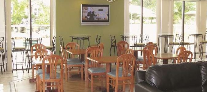 Фото La Quinta Inn & Suites by Wyndham Orlando Universal area