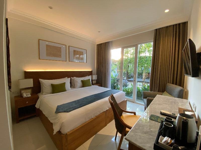 Фото Umpadhi Canggu Hotel