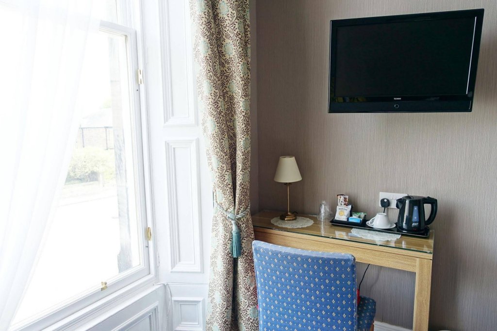 Фото Gladstone House