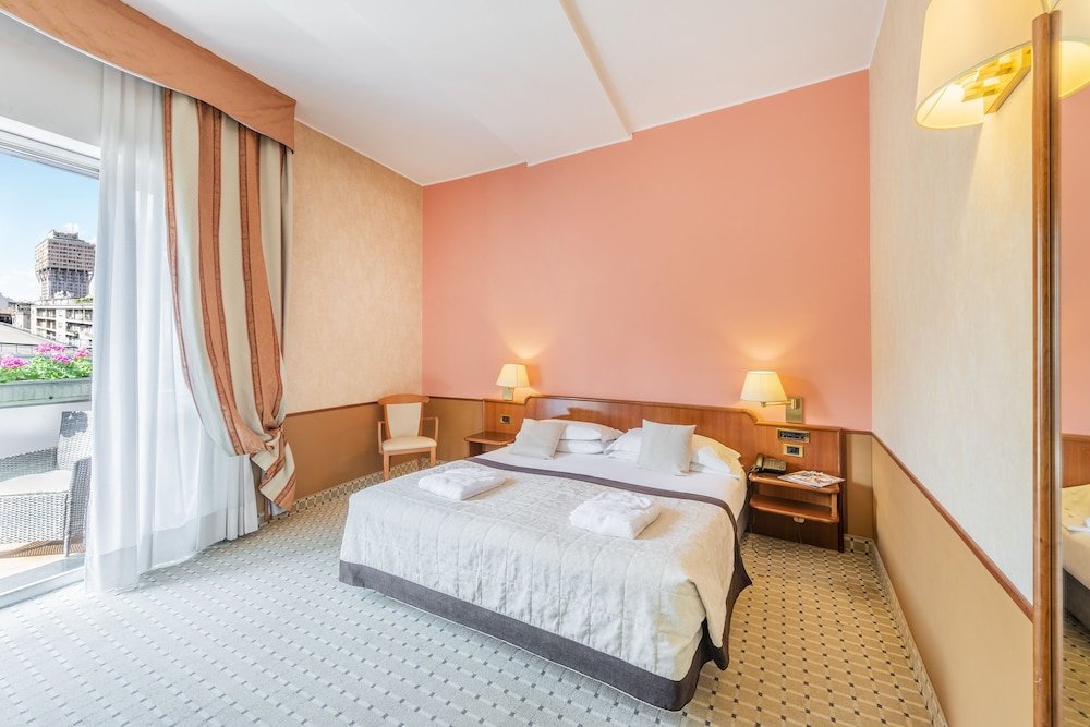 Фото Hotel Ascot