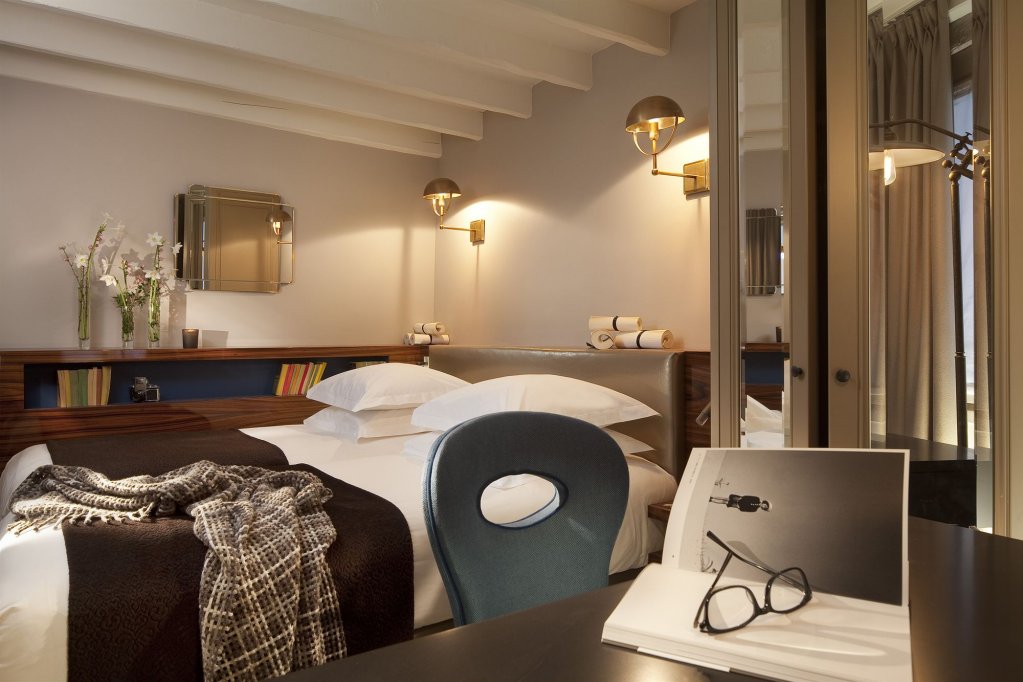 Фото Hotel Verneuil