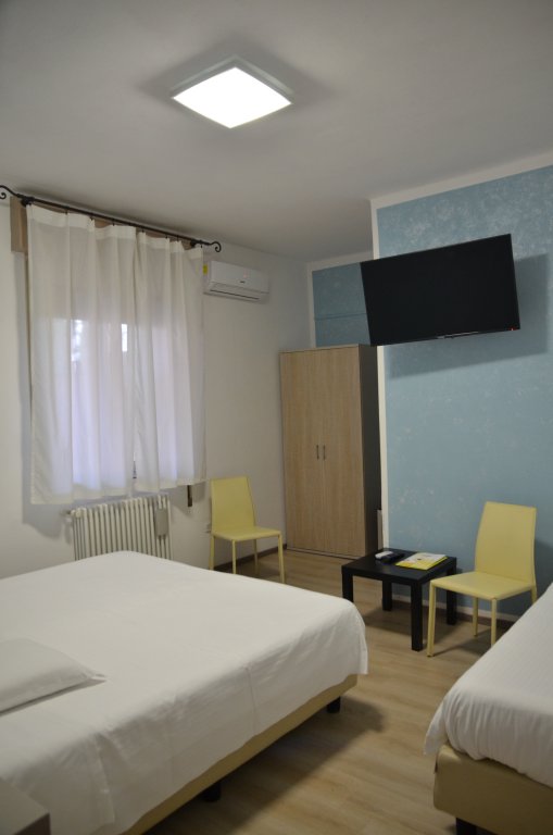 Фото Hotel Benaco Bee Free