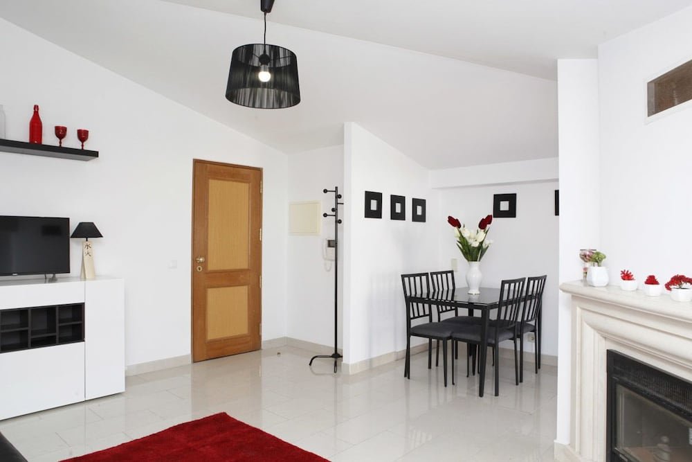 Фото Wondrous Terrace Apartment in Cascais