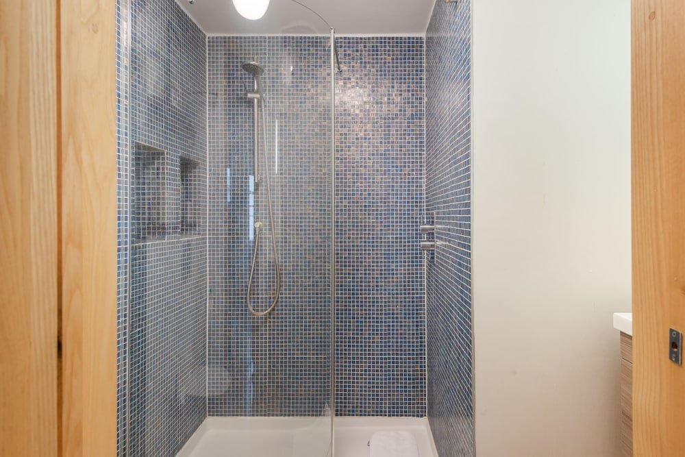 Фото Perfectly Placed Central London Flat for 2