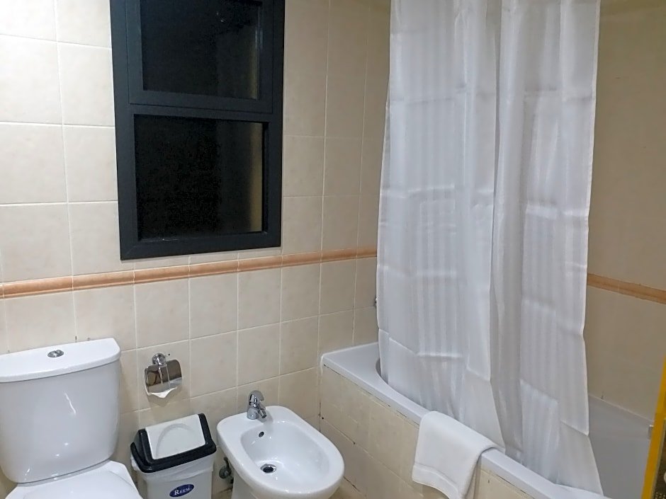 Фото Taj Plaza Hotel