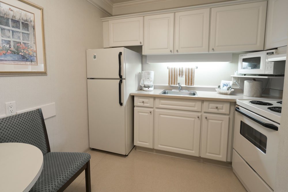 Фото Royal Scot Hotel & Suites