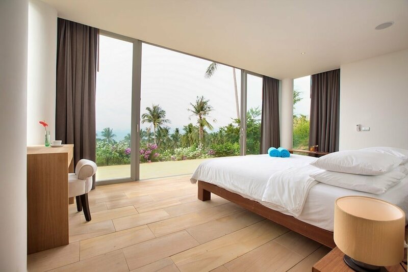 Жильё посуточно 15 Bedroom Luxury Triple Sea View Villas