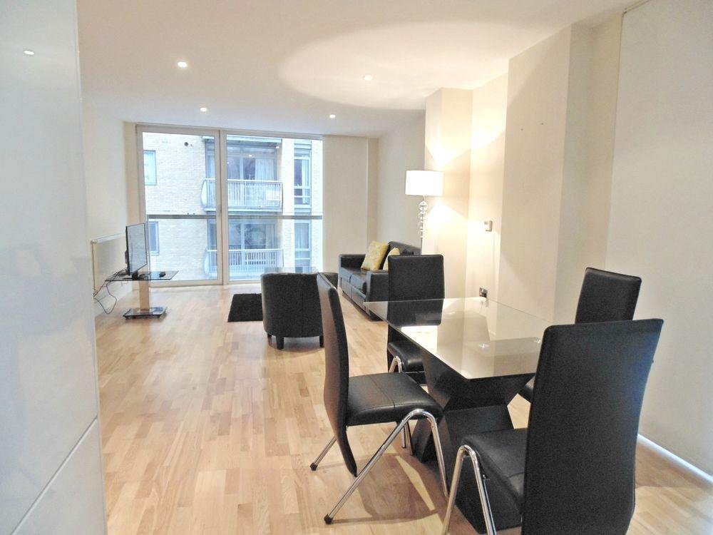 Фото Still Life Canary Wharf Executive