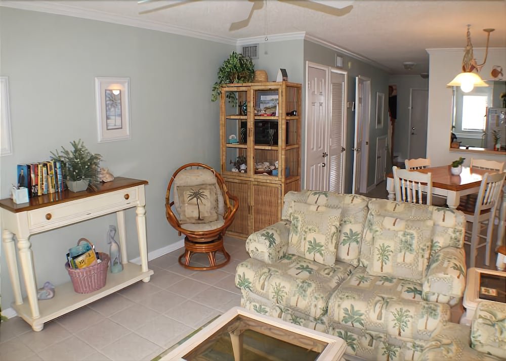 Фото Sleeps 6, Ocean View Condo, 4 Heated Pools - Summerhouse 232