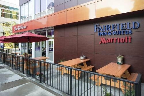 Внешний вид отеля Fairfield Inn & Suites by Marriott Calgary Downtown в Калгарях, фото 4
