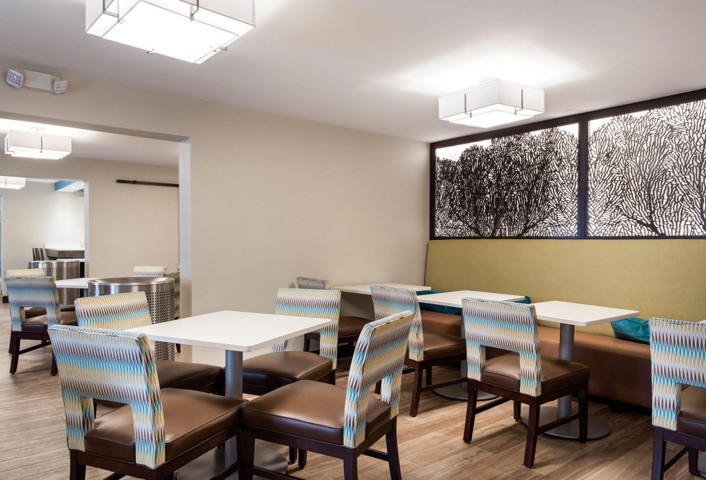 Фото Quality Inn Gulfport I-10