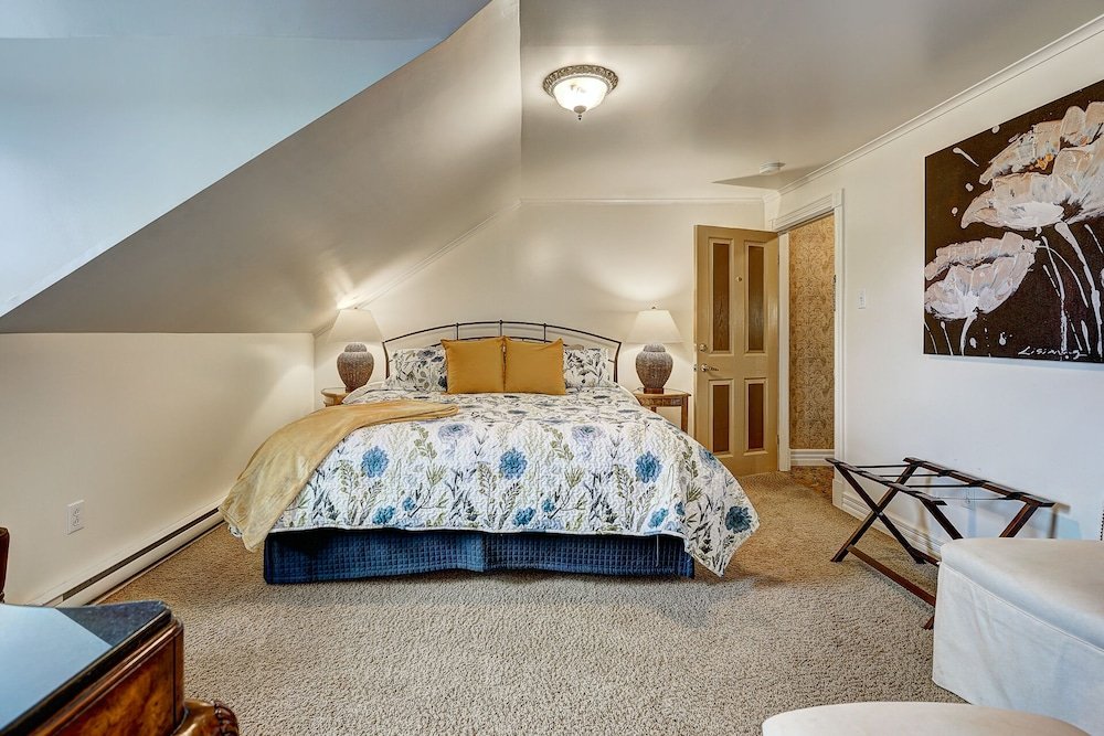 Фото Inn by The Bay