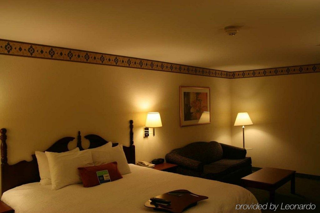 Фото Hampton Inn Cornelia