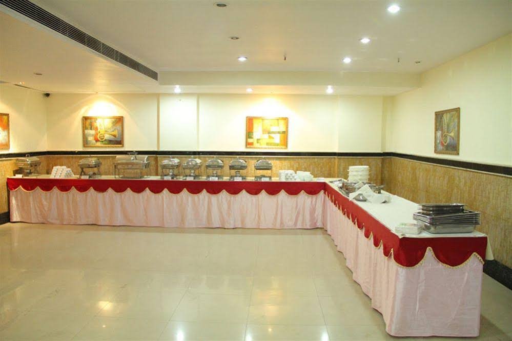 Фото Hotel Abhay Palace