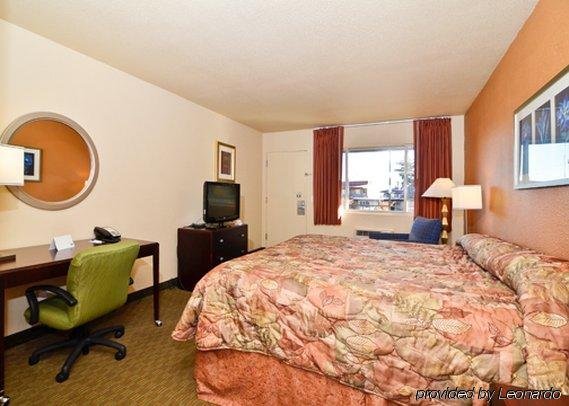 Фото Quality Inn & Suites Airport