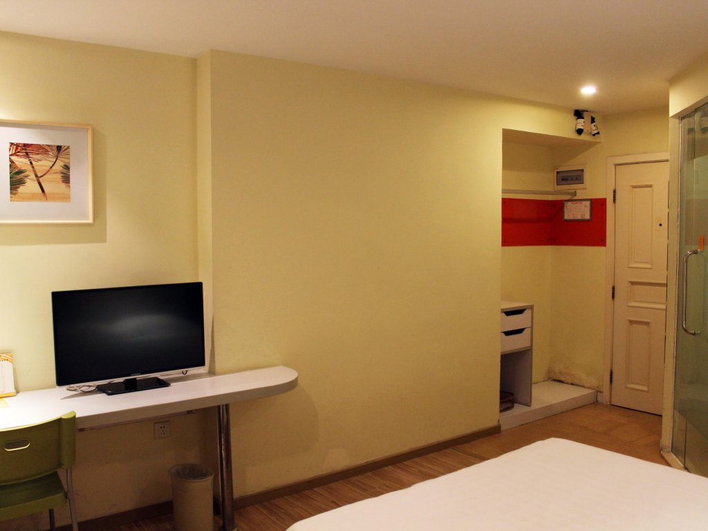 Фото Green Oasis Hotel