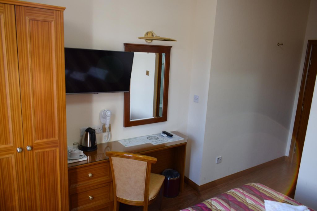 Фото Leigham Court Hotel