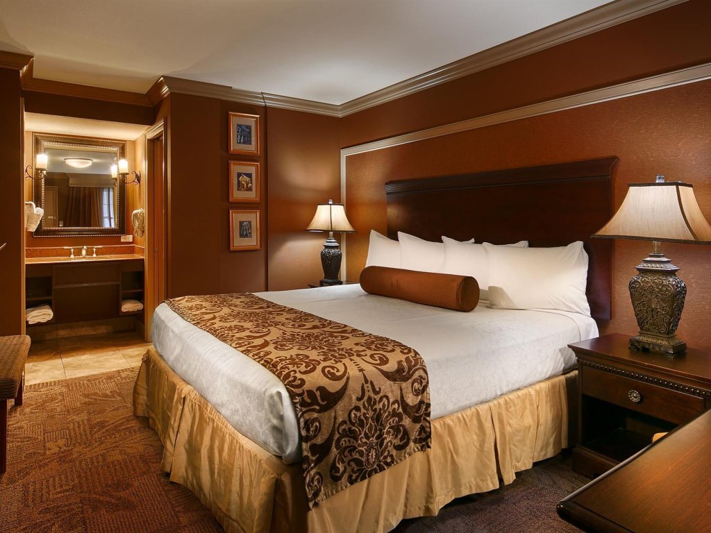 Фото Best Western Plus French Quarter Courtyard Hotel