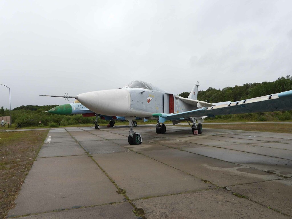Monument to technology Самолёт Су-24, Murmansk Oblast, photo
