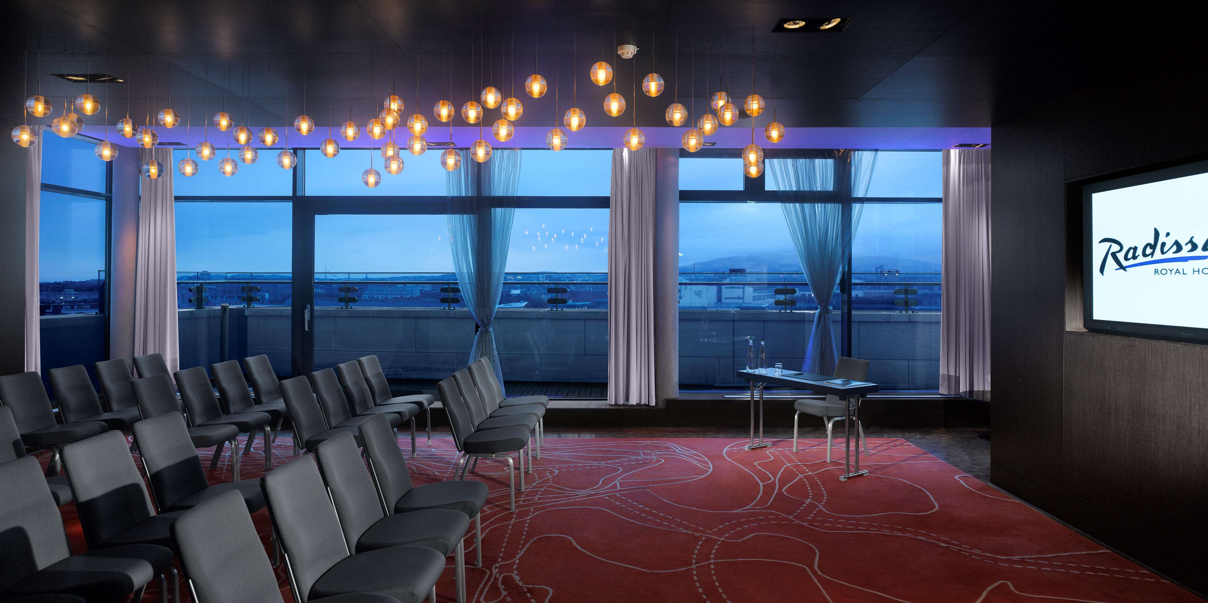 Фото Radisson Blu Royal Hotel, Dublin