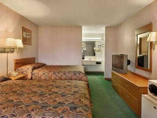 Фото Days Inn by Wyndham Columbia Ne Fort Jackson