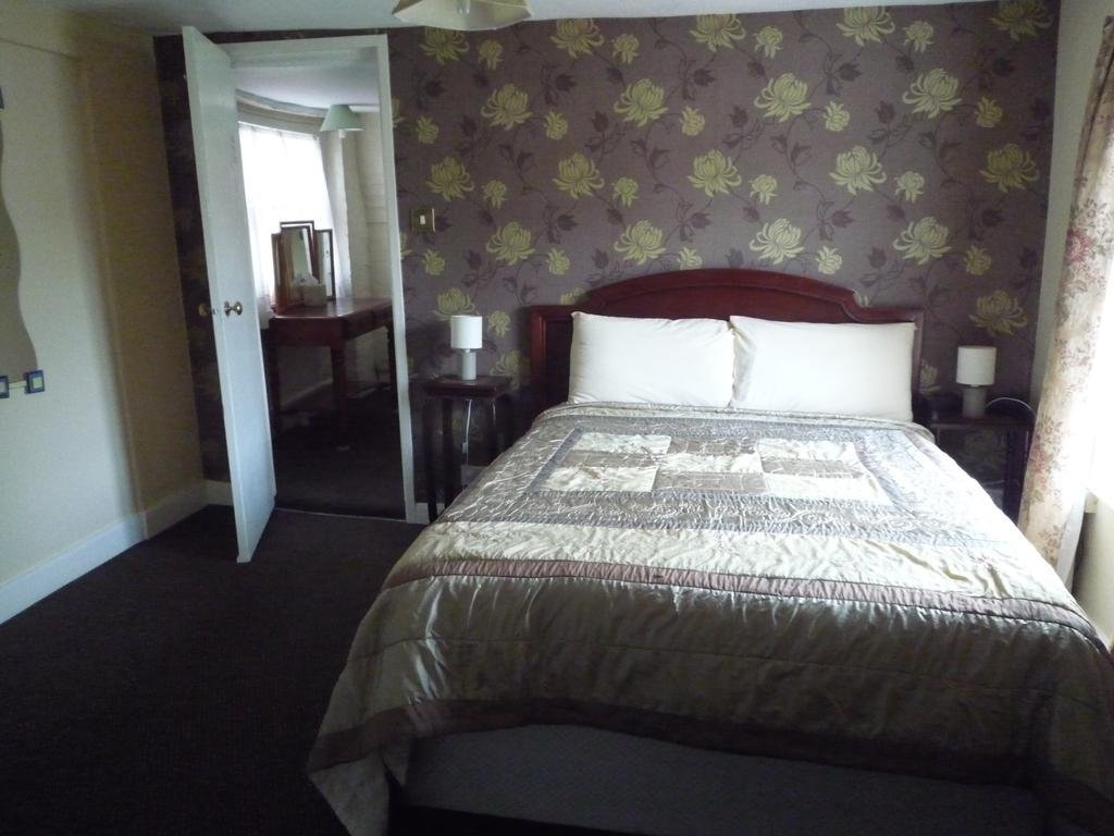 Фото The Old Vicarage