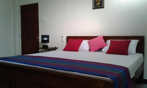 Фото The Max Villa