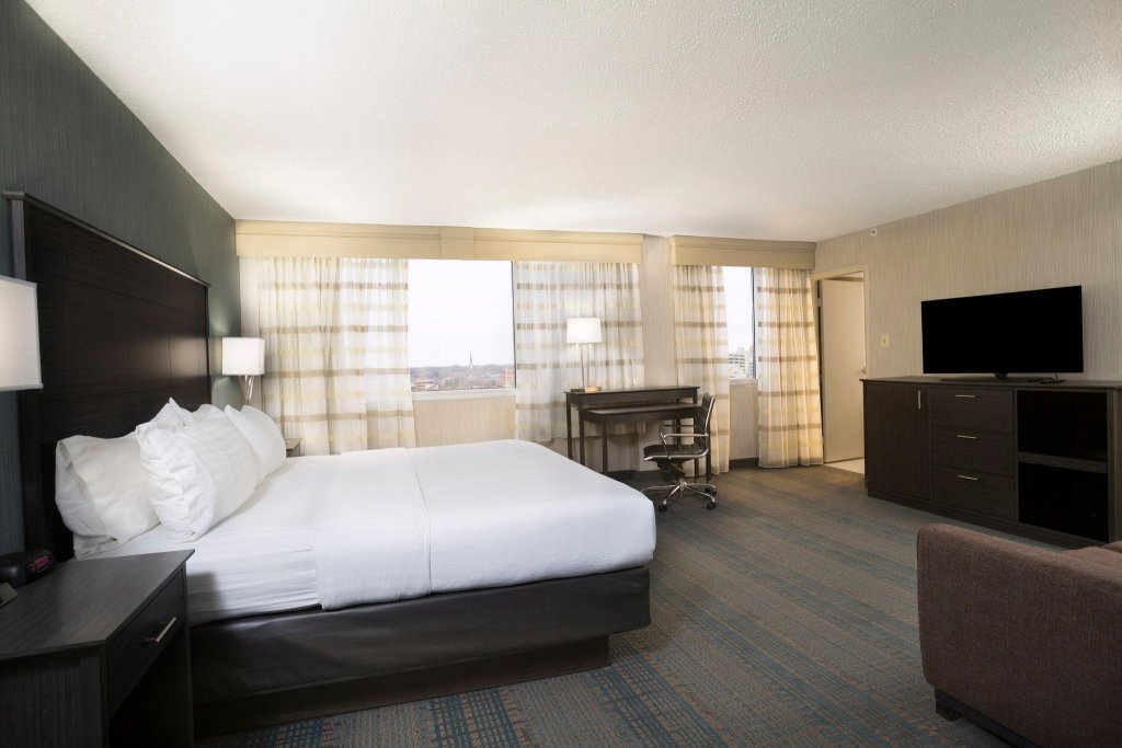 Фото Holiday Inn Columbus Downtown Capitol Square