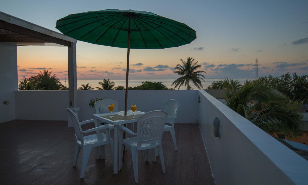 Фото отеля 2