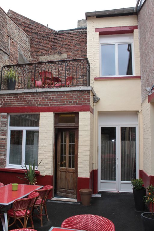 Фото отеля 2