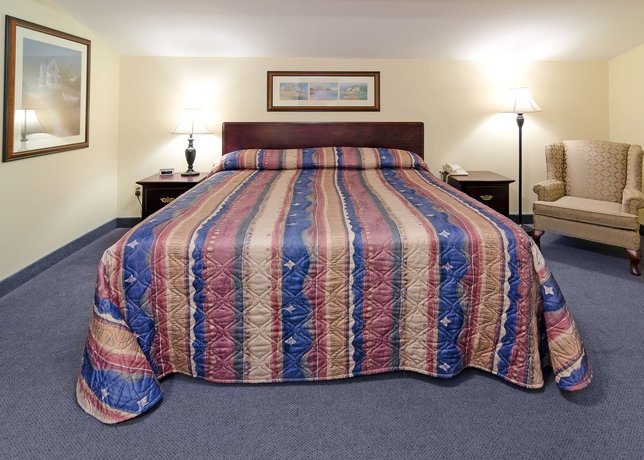 Фото Coastal Inn Dartmouth