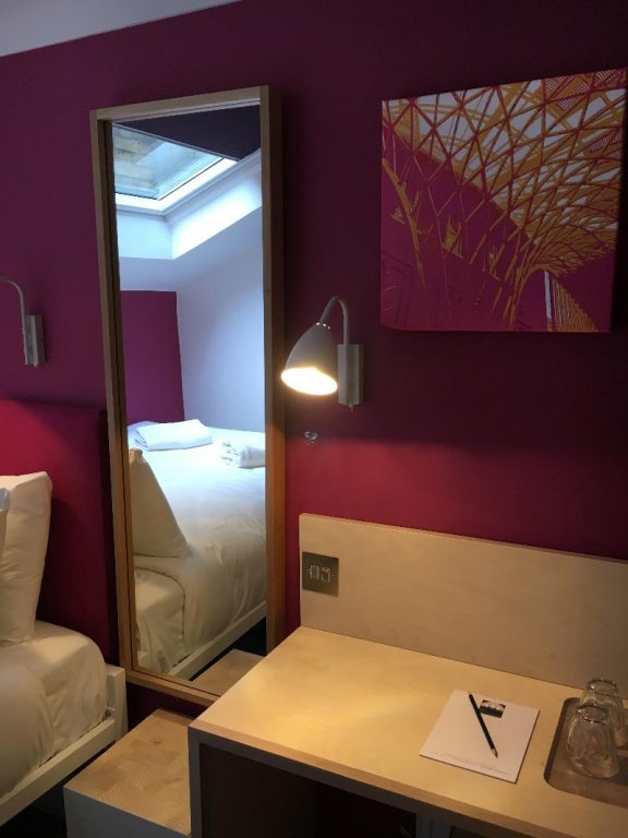 Фото The California