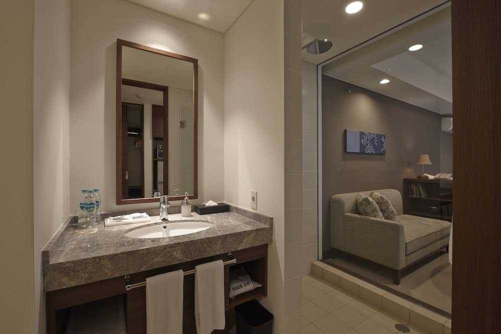 Фото Axia South Cikarang Service Apartment