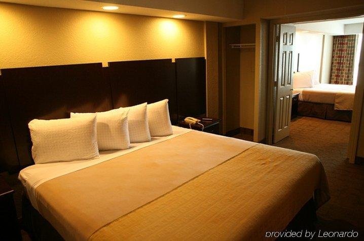 Фото Boardwalk Inn and Suites