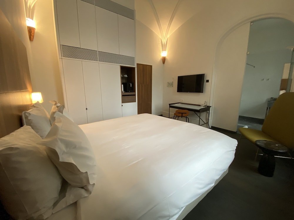 Фото Hotel The Fourth