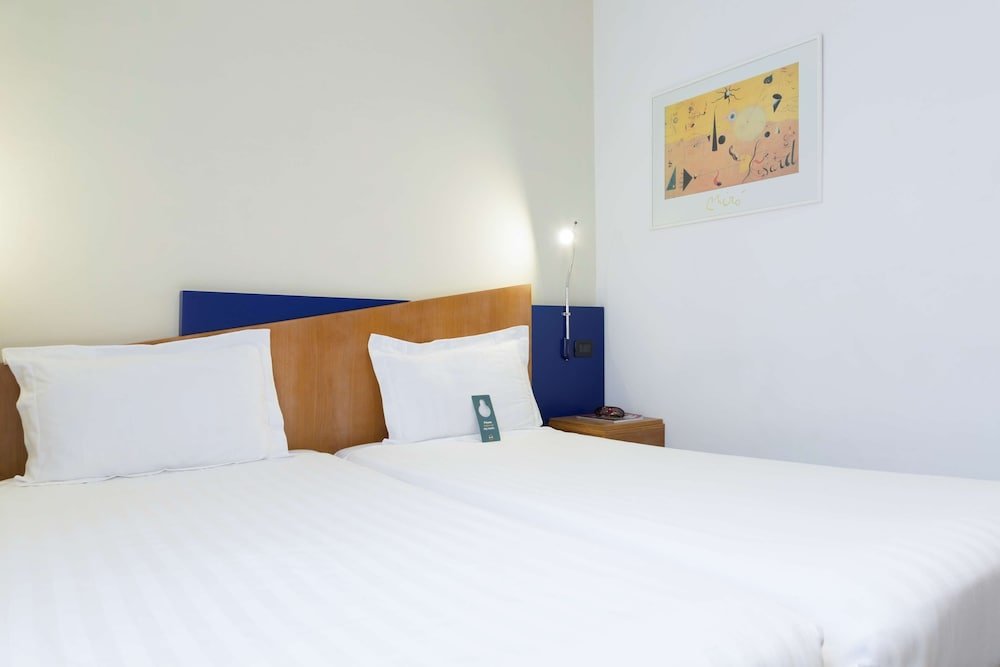 Фото B&B Hotel Roma Tuscolana San Giovanni