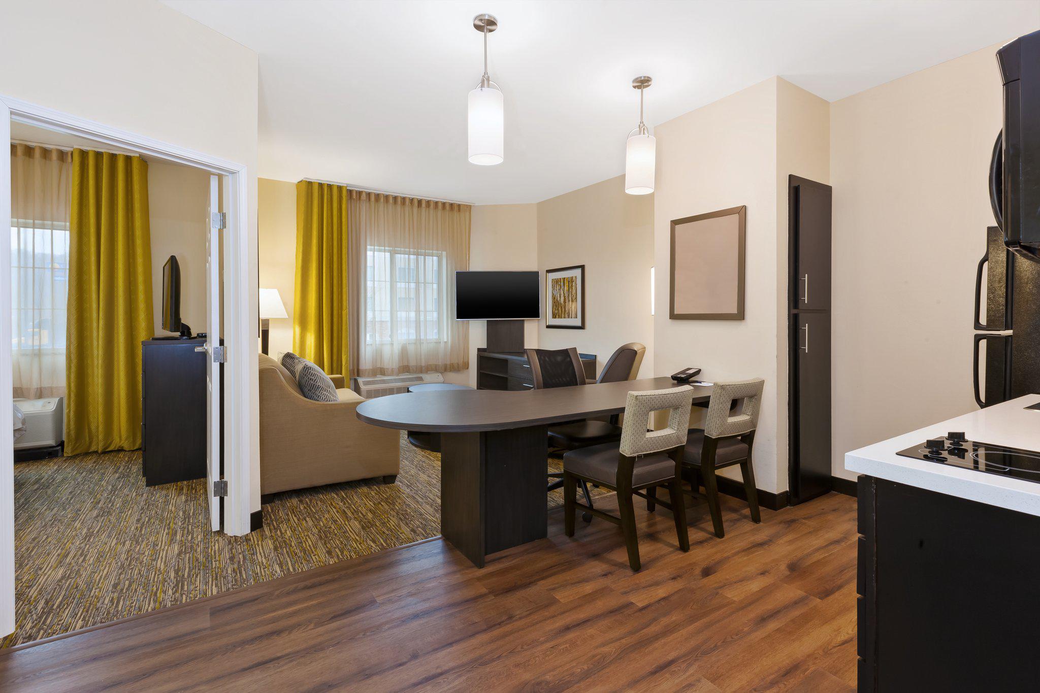 Фото Candlewood Suites Washington North, an Ihg Hotel