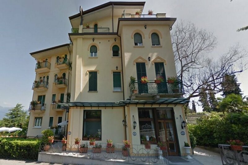 Гостиница Hotel Flora
