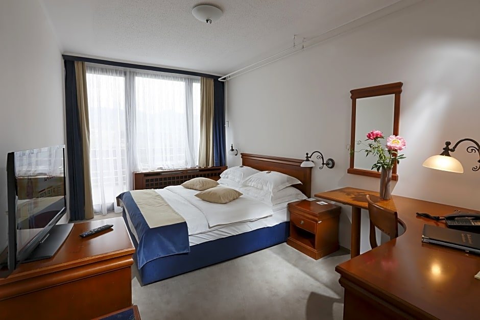 Фото Hotel Kompas