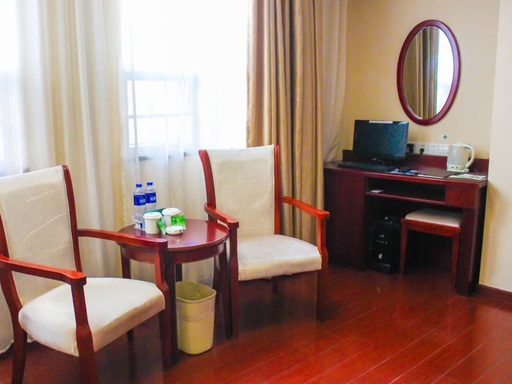 Фото GreenTree Inn Yangjiang Xiping Road Bus Terminal Station Express Hotel