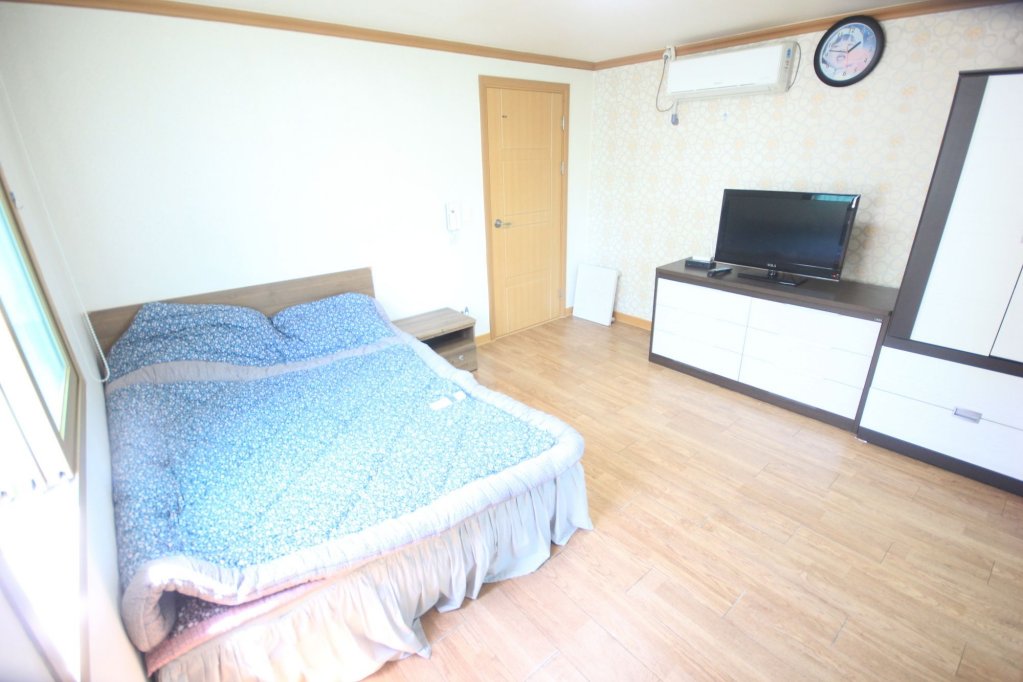 Фото Yeosu Rest Guest House
