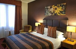 Wotton House (Dorking, Guildford Road), hotel