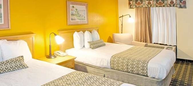 Фото Days Inn by Wyndham Florida City