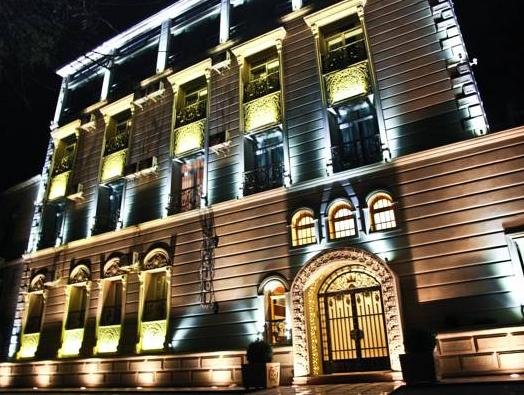 Фото East Legend