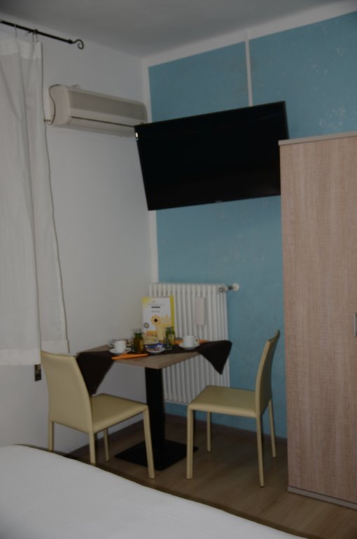 Фото Hotel Benaco Bee Free